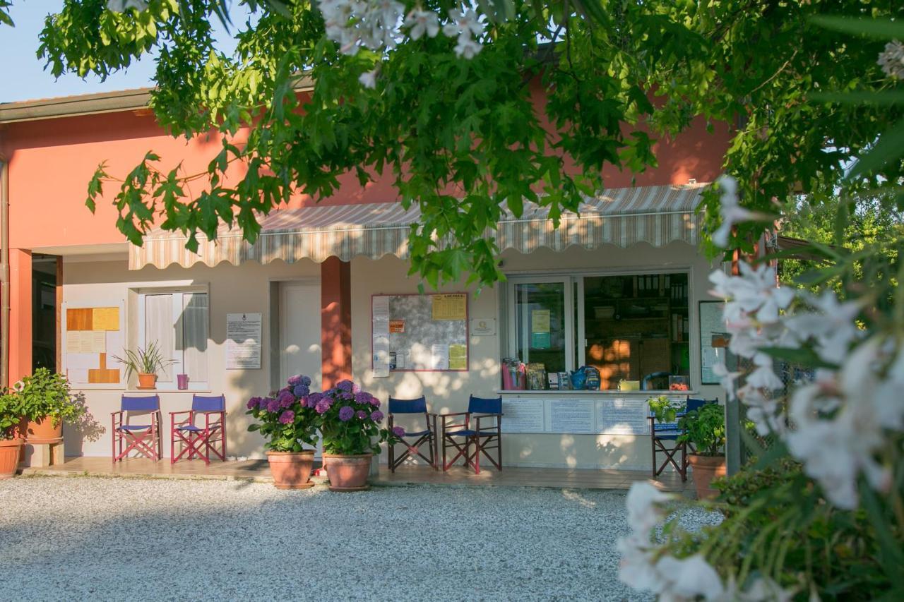 Camping Oasi Marina di Massa Buitenkant foto