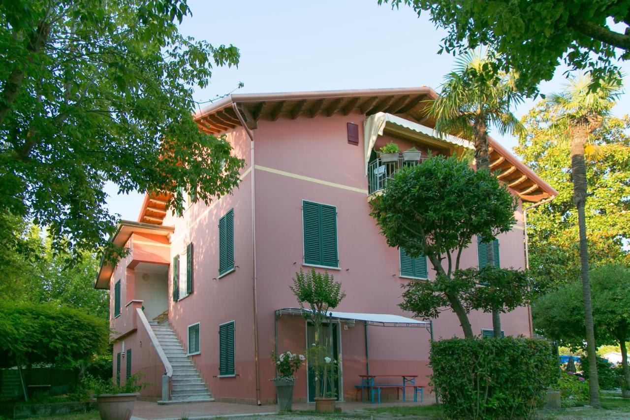 Camping Oasi Marina di Massa Buitenkant foto
